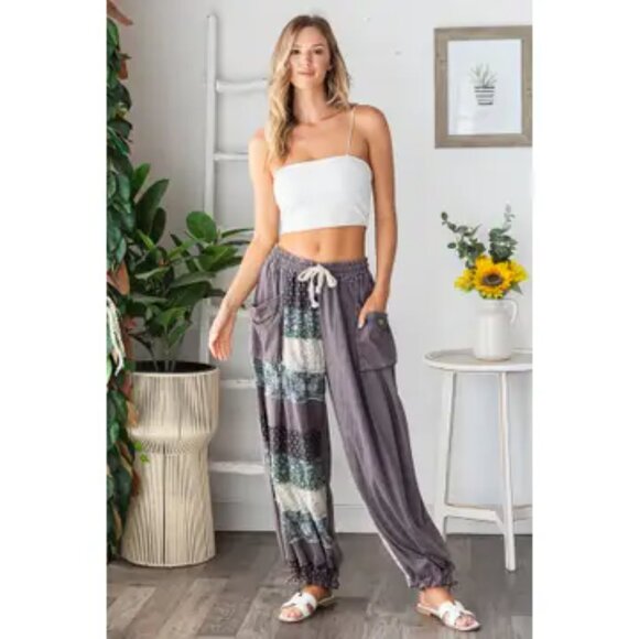 The Oli & Hali Washed Mixed Print Wide Leg Pants Size Small - Picture 2 of 7